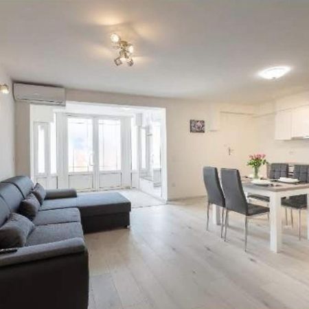Ferienwohnung Newly Renovated App Goran Umag Exterior foto